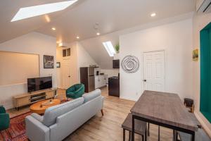 3 bedroom Property- Spacious and COZY