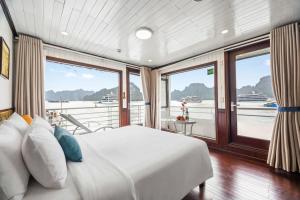 Aqua Legend Cruise - Lan Ha Bay