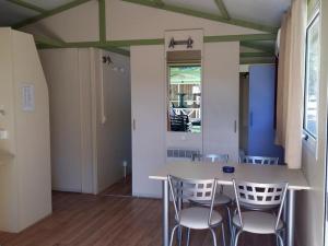 Chalet confortable avec terrasse - 5 pers. - API-1-52-2138