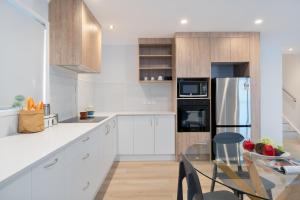 Albany Central Apartment