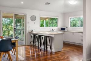 Hinterland Tranquil Escape with Beautiful Views