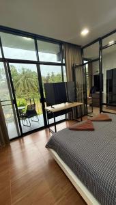 Tree canopy