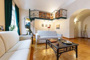 La casa di famiglia - luxury apt in centre with parking by home a porter
