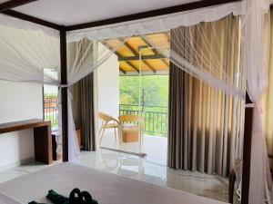 Rainforest mountain resort