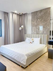 Phoenix House - NovaWorld Luxury Apartment