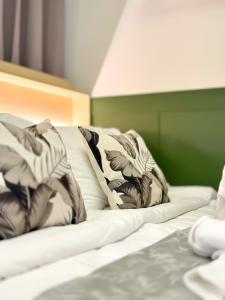 Modern Elegance at Red Residences l WiFi Netflix I RED RES 2514