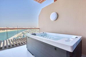 Frank Porter - Palm Views