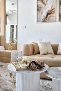 Frank Porter - Palm Views