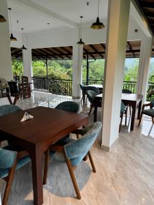 Rainforest mountain resort