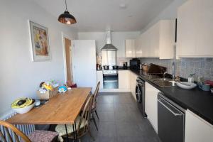 Stylish 2BDR Home near Walthamstow Village