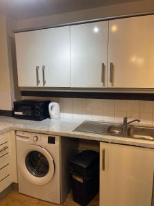 Modern room w FastWifi, Netflix Kitchen Garden view