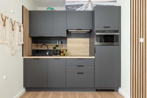 Functional Apartment with 2 Bedrooms and Parking by Noclegi Renters