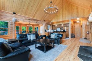 Fiddler Lake Resort - Deer 60