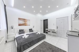 Pearl & White Luxury Residences
