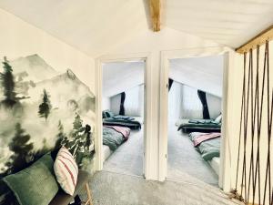 Cranberry Cabin Buscat