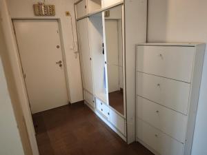 Spacious Apartment Near Center, Beach & Bus