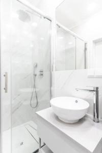 Golden Skyline Suites - Mennica Residence - Panoramic City View