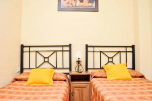 Superior Family Room (3 Adults) room in Pensión La Montoreña
