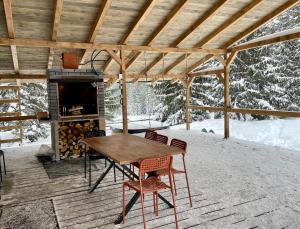 Cranberry Cabin Buscat