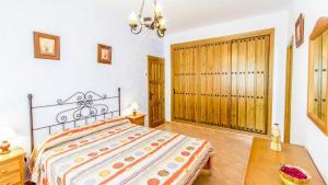 El Almendro Cómpeta by Ruralidays