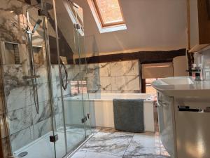 Sebastians Hotel Apartment Oswestry Town Centre Parking