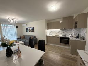 SEA VIEW 2 bedroom APARTMENT - B-29-Sarafovo