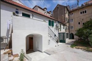 A 2 cozy studio in the heart of Split with parking