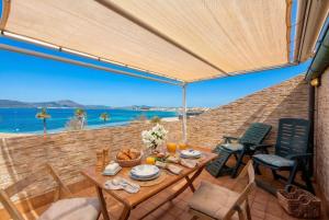 Romantic Sea Loft sea-front terrace and parking