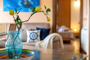 Romantic Sea Loft sea-front terrace and parking img15