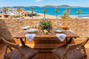 Romantic Sea Loft sea-front terrace and parking img12