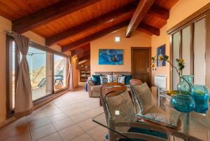 Romantic Sea Loft sea-front terrace and parking img20