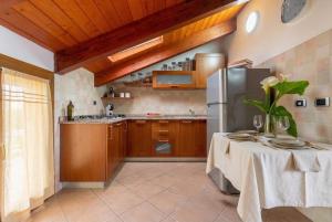 Romantic Sea Loft sea-front terrace and parking img30