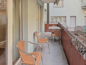 2 BR apartment near lake and city centre - D5