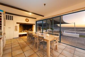 Casa Blue- Luxury Beachfront villa