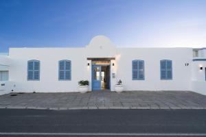 Casa Blue- Luxury Beachfront villa