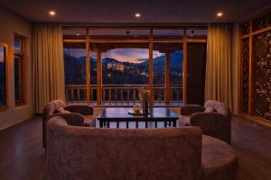 The Vintage Villas Resort Ladakh - Luxury Stay with Mountain Views
