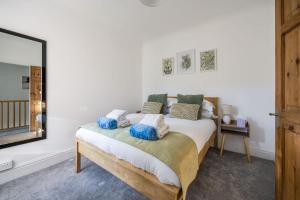 Casa Esperanza - Stylish home with sunny rear garden