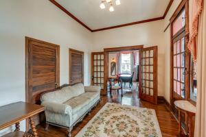 Walk to Lawrenceburg Square: Home for Large Groups