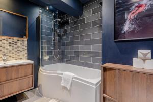 Gorgeously Designed 2BD Flat Heart of East London