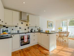 4 Bed in Wareham oc-chric