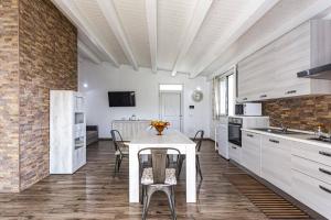 Villa Pinella by Villa Plus