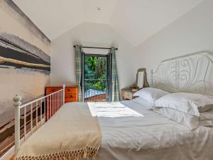 3 Bed in Montacute oc-92227