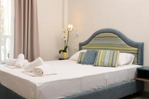 Parthenon Art Executive Wing-Seaside Collection