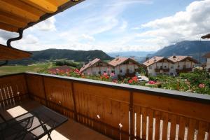 Apartment with Mountain View