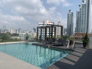 Luxury 2BR 2BA Trapezo Walk to MRT QSNCC