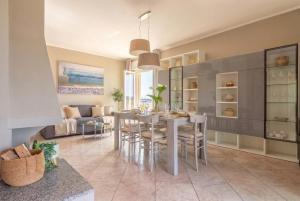 Grand Sunset Penthouse with 2 Terraces and Garage img49
