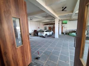 Hotel Tara Grand