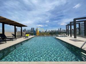 Spacious 2BR Condo with 2 Balconies in Sukhumvit16