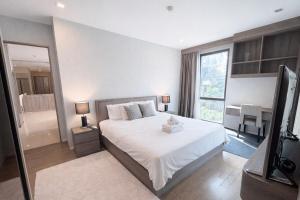 Spacious 2BR Condo with 2 Balconies in Sukhumvit16