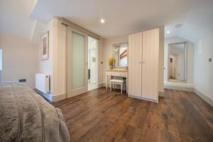 Luxury 1 bedroom converted stable, self-catering accommodation near superb Kinsale